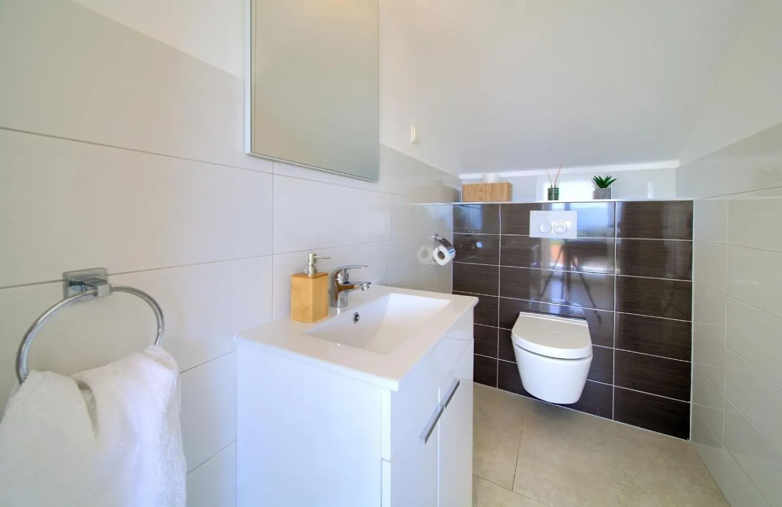 Apartment Sasso Bianco With The Private Pool Njivice