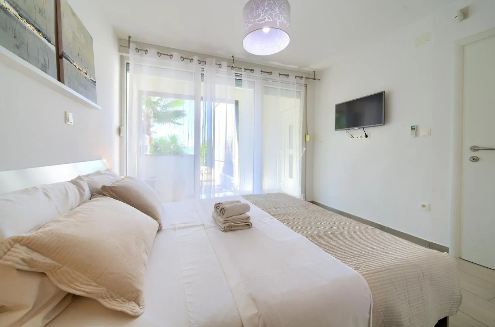 Apartment Sasso Bianco With The Private Pool Njivice Croatia