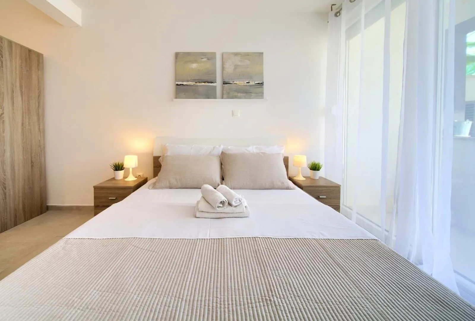 Apartment Sasso Bianco With The Private Pool Njivice Croatia