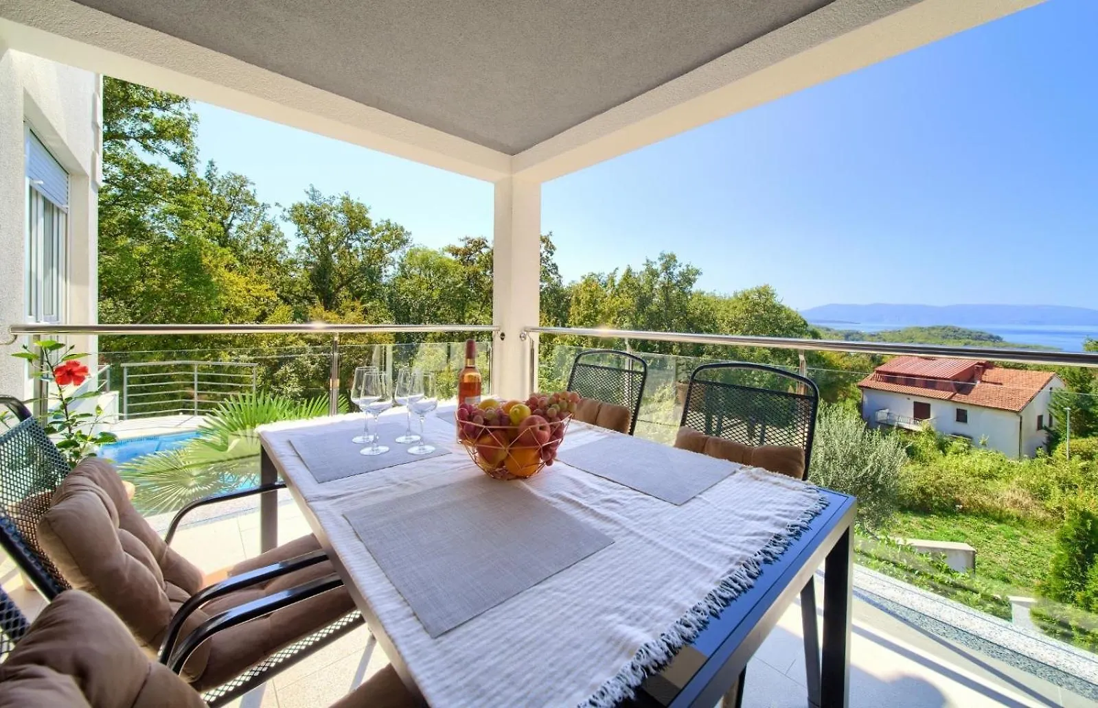 Apartment Sasso Bianco With The Private Pool Njivice Croatia