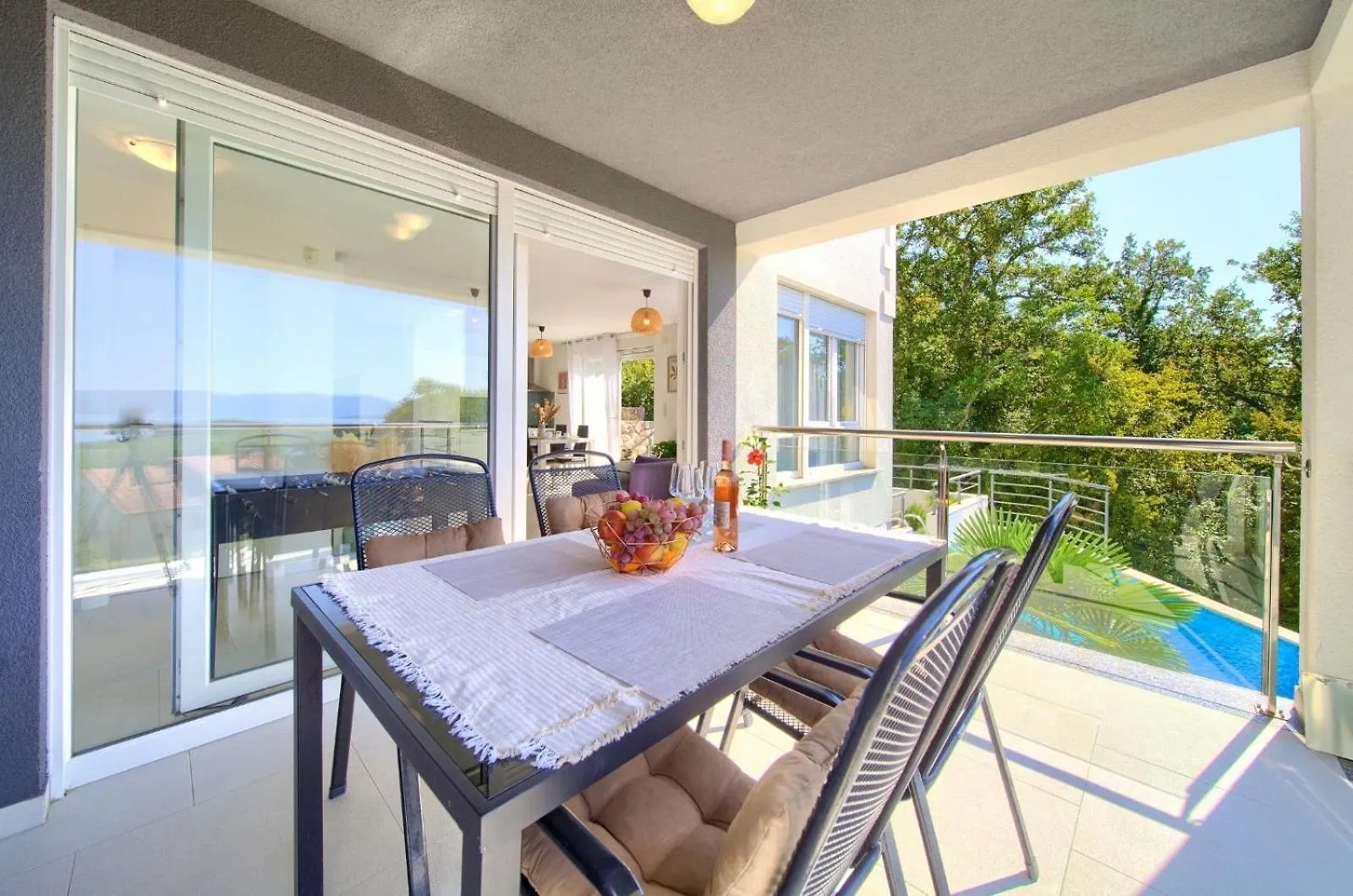 Apartment Sasso Bianco With The Private Pool Njivice