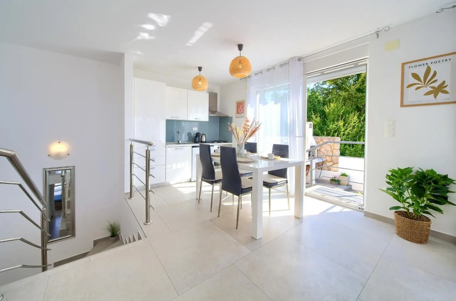 Apartment Sasso Bianco With The Private Pool Njivice