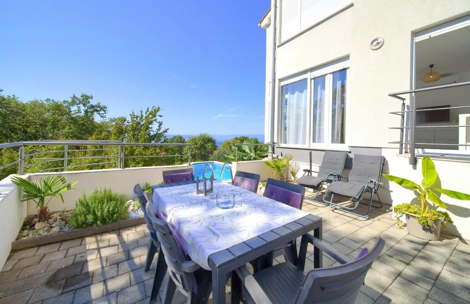 Apartment Sasso Bianco With The Private Pool Njivice